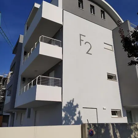 F2 - Light Blue Lejlighed